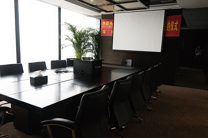 ������(r��n)���F(tu��n)��ý�w��(hu��)�h��